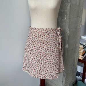 American Eagle Outfitters Red and White Floral Mini Skirt